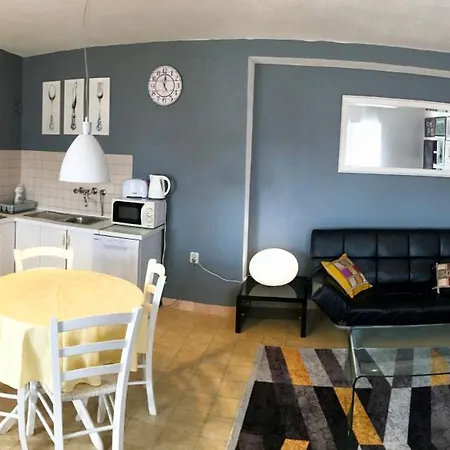 Luca Apartment Prvic Luka